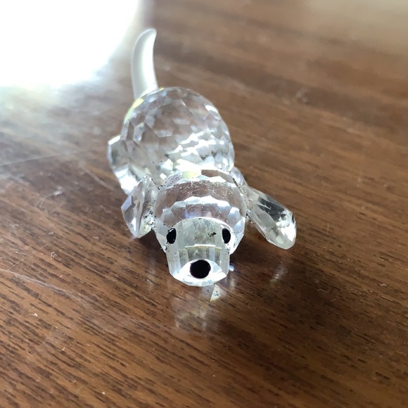 Unusual gift : Authentic Swarovski’s ‘sniffing dog’. - Picture 5 of 10